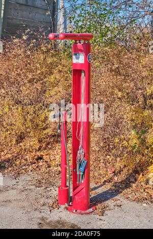 Fahrradreparaturstation in einem lokalen Park in der Stadt Orillia, Ontario, Kanada. Stockfoto