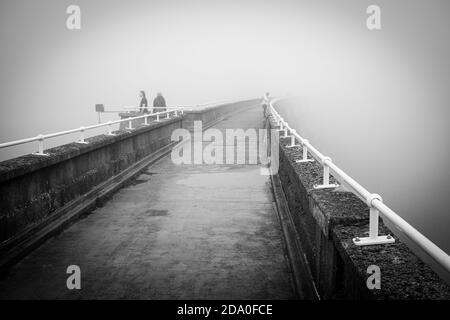 BAITINGS Reservoir and Dam, in der Nähe von Ripponden, West Yorkshire, Großbritannien Stockfoto