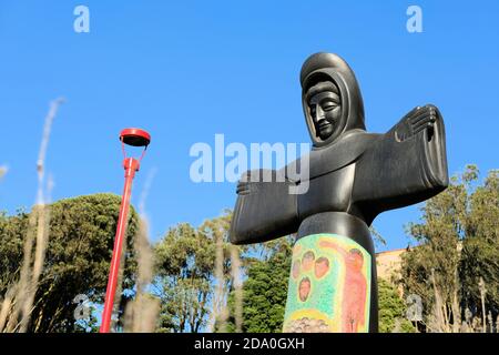 St. Francis of the Guns (1969) Skulptur von Beniamino Bufano auf dem Campus des City College von San Francisco in Kalifornien; italienisch-amerikanische Künstler. Stockfoto