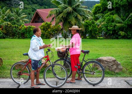 Porträt einer lokalen Bevölkerung in Huahine, Gesellschaftsinseln, Französisch-Polynesien, Südpazifik. Stockfoto