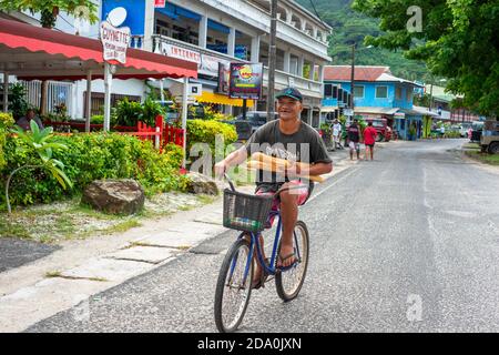 Porträt einer lokalen Bevölkerung in Huahine, Gesellschaftsinseln, Französisch-Polynesien, Südpazifik. Stockfoto