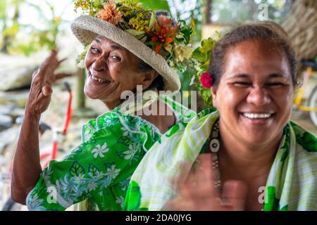 Porträt einer alten Frau in Huahine, Gesellschaftsinseln, Französisch-Polynesien, Südpazifik. Stockfoto