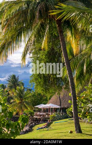 Sonnenuntergang im Le Meridien Hotel auf der Insel Tahiti, Französisch Polynesien, Tahiti Nui, Gesellschaftsinseln, Französisch Polynesien, Südpazifik. Stockfoto