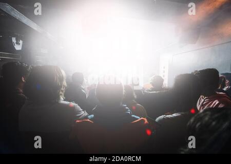 Rock and Roll Live-Gruppe im Nachtclub Stockfoto