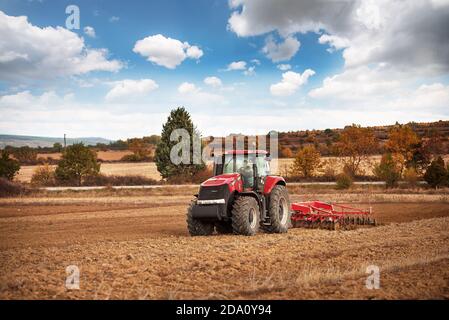 Karlovo, Bulgarien - Octomber 21, 2016: Case IH Puma 1260 landwirtschaftlicher Traktor auf dem Display. Case IH gewinnt zwei Goldmedaillen bei AGROTECH - dem 20. Internat Stockfoto