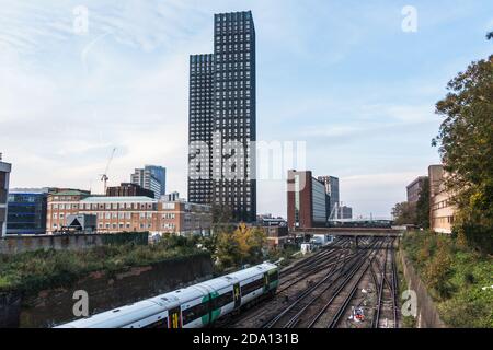 Das höchste modulare Gebäude der Welt, zehn Grad, George Street 101, East Croydon, London, Großbritannien Stockfoto