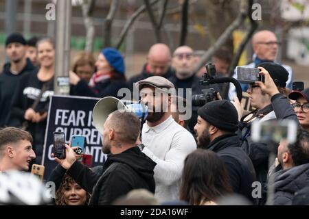 Paul Boys spricht bei der Anti-Lockdown-Erinnerung sonntag manchester Protest märz, 08-11-2020, erhebt euch auf manchester Stockfoto