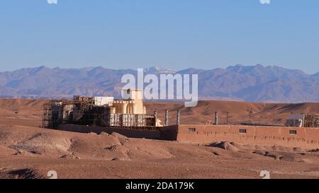 Film spielt in der Wüste außerhalb von Ouarzazate, Marokko, Afrika, ein wichtiger Standort der Filmindustrie mit mehreren Filmstudios. Stockfoto