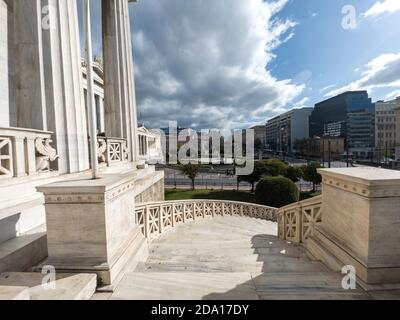 Nationalbibliothek von Athen, ein architektonisches Meisterwerk, das Ende des 19. Jahrhunderts von den Architekten Ernst Ziller und Theo Hansen erbaut wurde. Stockfoto