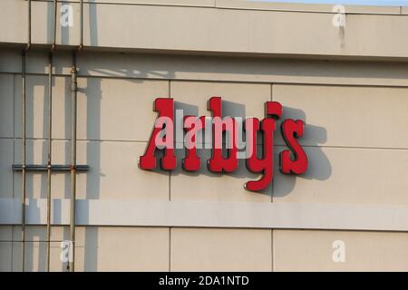 Arby's Schild auf der Rückseite des Gebäudes. Waterloo Ontario Kanada Luke Durda/Alamy Stockfoto