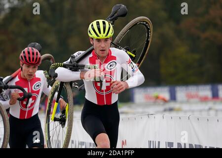 08-11-2020 VELDRIJDEN: UEC EUROPESE KAMPIOENSCHAPPEN: ROSMALEN Timon Rueg (SUI) bei den Herren Elite UEC Cyclo-Cross Europameisterschaften am 8. November 2020 in Rosmalen, Niederlande Foto von SCS/Soenar Chamid/AFLO (HOLLAND OUT) Stockfoto