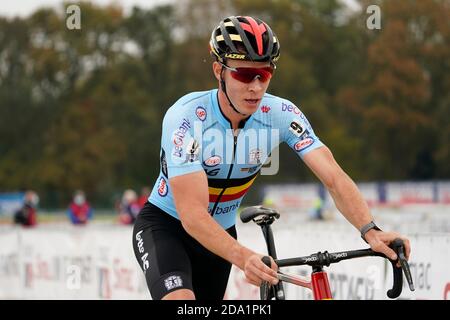 08-11-2020 VELDRIJDEN: UEC EUROPESE KAMPIOENSCHAPPEN: ROSMALEN Laurens Sweeck (Bel) bei den Herren Elite UEC Cyclo-Cross Europameisterschaften am 8. November 2020 in Rosmalen, Niederlande Foto von SCS/Soenar Chamid/AFLO (HOLLAND OUT) Stockfoto