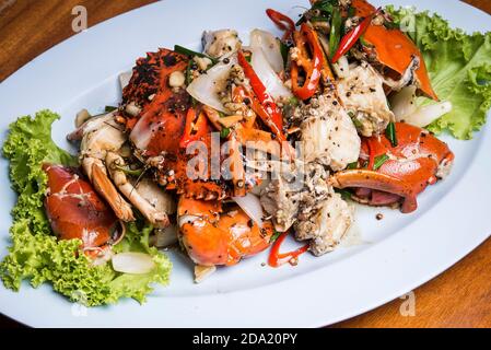 Thai-Stil Krabbe mit Knoblauch und Pfeffer Stockfoto