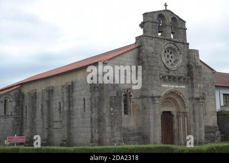 Iglesia de Santa María. Construída en el siglo XII en estilo románico. Cambre. Provincia de La Coruña. Galicien. España. Stockfoto