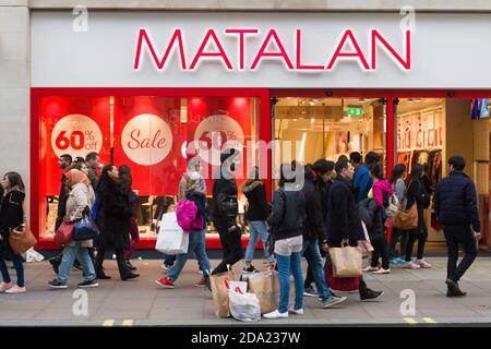 Beginn des Winterverkaufs, Oxford Street, London, Großbritannien. Dezember 2015, 26 Stockfoto