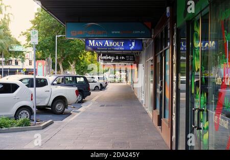 Mackay, Queensland, Australien - 2019. November: Die Straßen der Stadt leeren sich nach 17 Uhr, während Käufer und Arbeiter nach Hause gehen Stockfoto