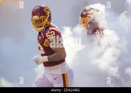 Landover, Maryland, USA. 8. November 2020: Washington Football Team Defensive End Ryan Anderson (52) läuft vor dem NFL-Spiel zwischen den New York Giants und Washington Football Team auf FedEx Feld in Landover, Maryland Fotograf: Cory Royster Kredit: CAL Sport Media/Alamy Live News Stockfoto