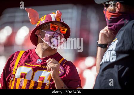 Landover, Maryland, USA. 8. November 2020: Das Washington Football Team erlaubte 3,000 Fans, das NFL-Spiel zwischen den New York Giants und dem Washington Football Team im FedEx Field in Landover, Maryland zu besuchen Fotograf: Cory Royster Credit: CAL Sport Media/Alamy Live News Stockfoto