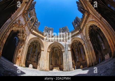 Unvollkommene oder unvollendete Kapellen, Blick von unten, Dominikanerkloster von Batalha oder Kloster der Heiligen Maria des Sieges, Batalha, Bezirk Leiria, Por Stockfoto