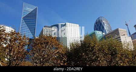 9 Okt 2018 - La Défense Türme und Skyline - Paris, Frankreich Stockfoto