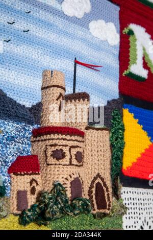 Großbritannien, England, Cheshire, Ellesmere Port, National Waterways Museum, Freundschaft gehäkelte Panel, Schloss Dekoration Detail, Rosen und Burgen Thema Stockfoto
