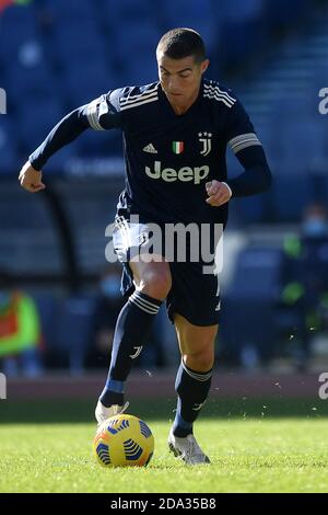 Roma, Italien. November 2020. Cristiano Ronaldo von Juventus FC in Aktion während des Fußballspiels der Serie A zwischen SS Lazio und Juventus FC im Olimpico Stadium in Roma (Italien), 8. November 2020. Foto Antonietta Baldassarre/Insidefoto Kredit: Insidefoto srl/Alamy Live News Stockfoto