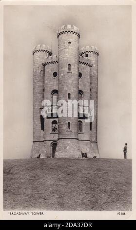 Vintage schwarz-weiße Postkarte vom Broadway Tower Stockfoto