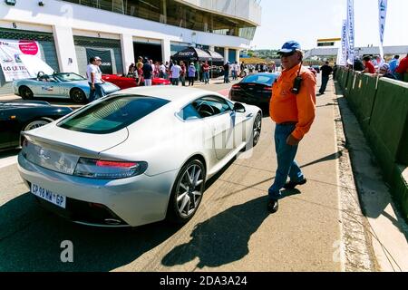 JOHANNESBURG, SÜDAFRIKA - 20. Feb 2019: Johannesburg, Südafrika - 05 2013. Oktober: Aston Martin Owner's Track Day Stockfoto