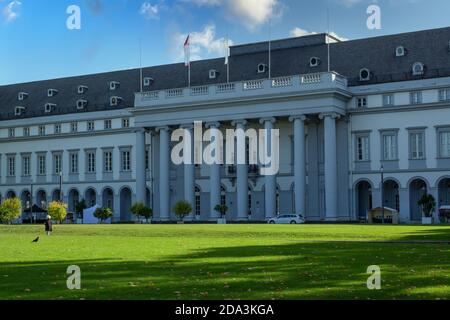 KOBLENZ, DEUTSCHLAND - 19. Sep 2020: Koblenz, Rheinland-Pfalz, Deutschland - 19. September 2020: Fassade des Schlosses Koblenz Stockfoto