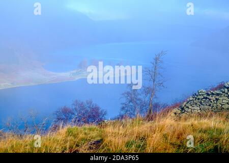 Haweswater im Nebel im östlichen Lake District National Park, Cumbria Stockfoto