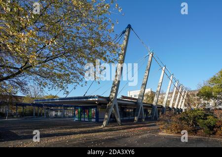 Chemnitz, Deutschland. November 2020. Blick auf den Busbahnhof in Chemnitz. Quelle: Peter Endig/dpa-Zentralbild/ZB/dpa/Alamy Live News Stockfoto