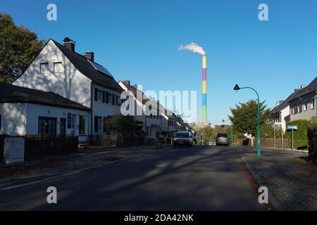 Chemnitz, Deutschland. November 2020. Blick auf den Schornstein des Kraftwerks Chemnitz Nord II. Quelle: Peter Endig/dpa-Zentralbild/ZB/dpa/Alamy Live News Stockfoto