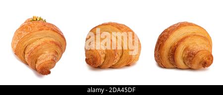 Frische Croissants, die isoliert auf weißem Hintergrund Stockfoto