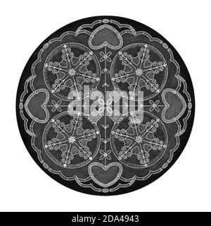 Buntstifteffekte. Weihnachtsthema. Mandala Illustration schwarz, weiß und grau. Weihnachtskugel und Herz. Stockfoto