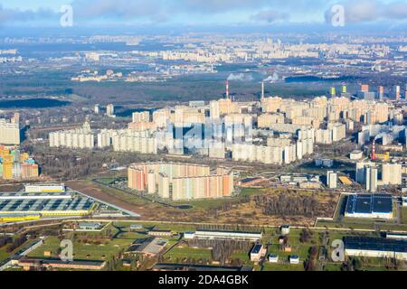 Blick auf Wohngebäude im Stadtteil Solnzewo in Moskau, Russland. Stockfoto