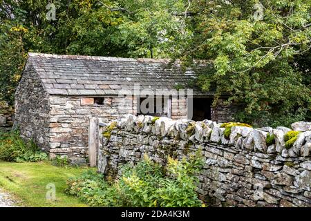 Traditionelle Steinbauernhöfe in Lowpark im englischen Lake District in der Nähe von Loweswater, Cumbria UK Stockfoto