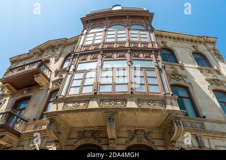 Baku, Aserbaidschan – 1. August 2020. Fassade des privaten Gani Mammadov Residenz Gebäude in der Icheri Sheher Altstadt von Baku. Das Gebäude stammt aus 1 Stockfoto