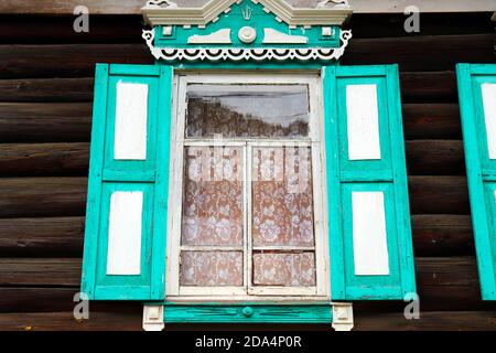 Typisches Haus Sibiriens in der Nähe des Baikalsees in Russland Stockfoto