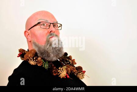 Mann mit grauem Bart Stockfoto