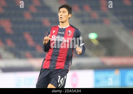 Bologna, Italien. November 2020. Bologna-Napoli - Takehiro Tomiyasu - foto Michele Nucci /LM Credit: Independent Photo Agency/Alamy Live News Stockfoto