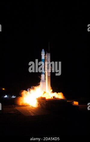 KENNEDY SPACE CENTER, FL, USA - 04. August 2007 - der Phoenix Mars Lander der NASA startet mit einem Delta II 7925-Rocke dramatisch zum Mars Stockfoto