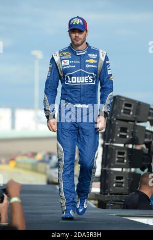 Homestead, Vereinigte Staaten Von Amerika. November 2015. HOMESTEAD, FL - NOVEMBER 22: Jimmie Johnson während der Fahrereinführungen vor dem Start der NASCAR Sprint Cup Series Ford EcoBoost 400 auf Homestead-Miami Speedway am 22. November 2015 in Homestead, Florida Menschen: Jimmie Johnson Kredit: Storms Media Group/Alamy Live News Stockfoto