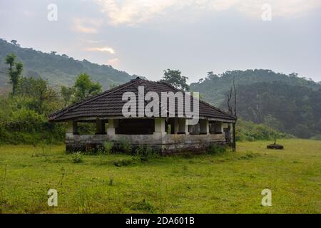 Berggipfel Shri Mahadev Tempel in Avali Dorf, Khotigao, Canacona, Goa, Indien Stockfoto