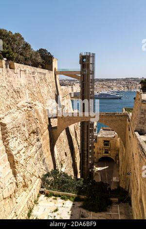 Der neue Barrakka Gardens Lift in Valletta Stockfoto