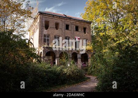 Das Haus Fuehlingen (Villa Oppenheim) an der Neusser Landstraße in Fuehlingen, Geisterhaus, verlassen, leer, Köln, Deutschland. das Haus Fuehlingen (V Stockfoto