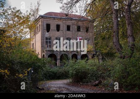 Das Haus Fuehlingen (Villa Oppenheim) an der Neusser Landstraße in Fuehlingen, Geisterhaus, verlassen, leer, Köln, Deutschland. das Haus Fuehlingen (V Stockfoto