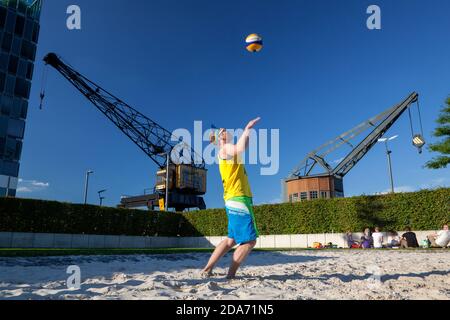 Geographie / Reisen, Deutschland, Nordrhein-Westfalen, Köln, Beachvolleyballplatz am südlichen Lat, Additional-Rights-Clearance-Info-not-available Stockfoto