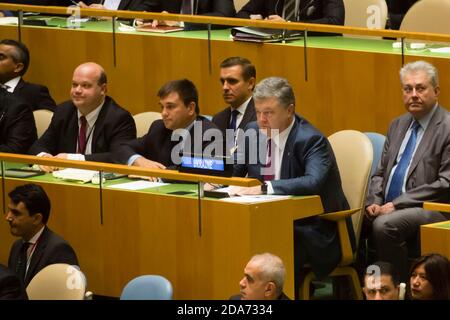 NEW YORK, USA - 20. September 2016: Präsident der Ukraine Petro Poroschenko mit der ukrainischen Delegation bei der Eröffnung der 71. Sitzung der Generalversammlung der Vereinten Nationen Stockfoto