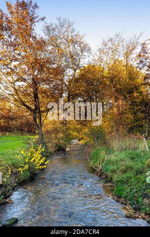 Figgate Burn führt den ganzen Weg nach Portobello, Edinburgh, Schottland, Großbritannien Stockfoto