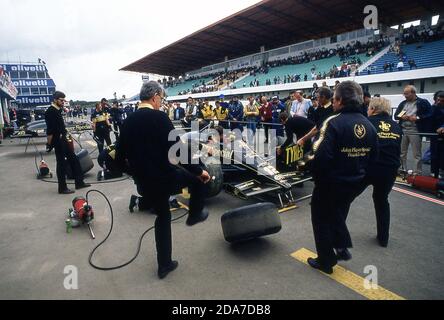 Lotus-Renault F1 Team beim Training für den Großen Preis von Portugal 1985 Estoril. Stockfoto